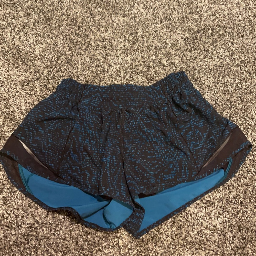 Lululemon Printed Hotty Hot Short 2.5 ins